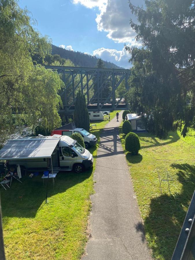 Camping Wohnwagen Standard Schiltach Eksteriør bilde